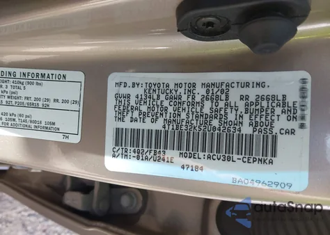 2002 Toyota Camry Le z USA, uszkodzony, nr VIN 4T1BE32K52U042634